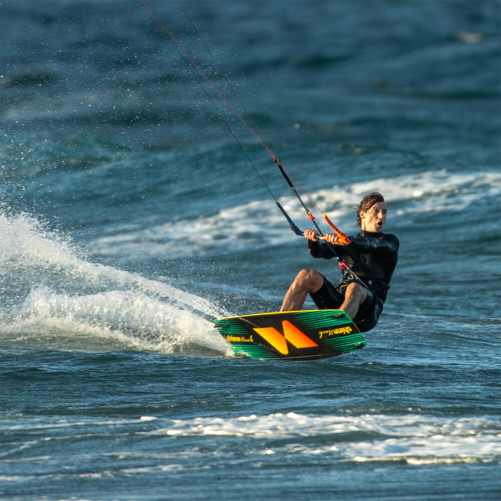 Shinnmark Baracus Big Air Kiteboard & Fins - Image 7